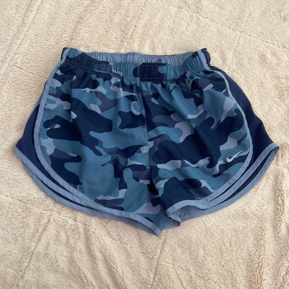 Nike camouflage running shorts woman’s size medium